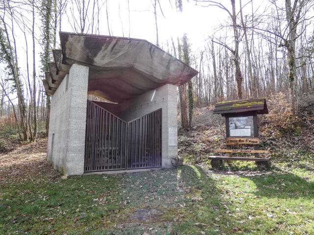 La chapelle St Hugon- La tour de l'horloge.