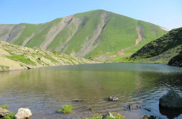 Le lac de Charlet et le Tabor, en Matheysine