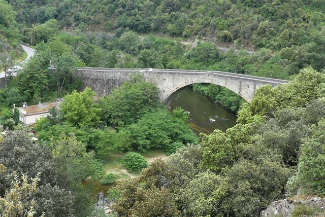 Tournon sur Rhône (07) Pont du Duzon, crête S/O